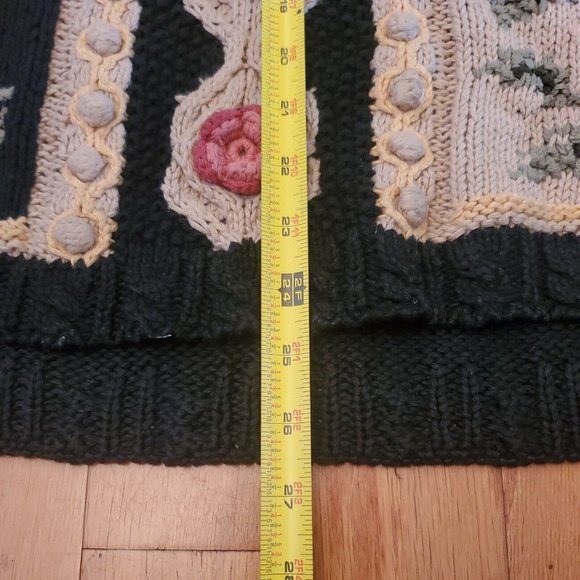 Jennifer and Company Hand Knit Embroidered Y2k Retro Oversized Sweater Sz Small - Picture 6 of 7